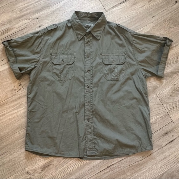 🔥SALE - any 4/$20. Brody Men’s SS Button Up Shirt - Picture 1 of 4